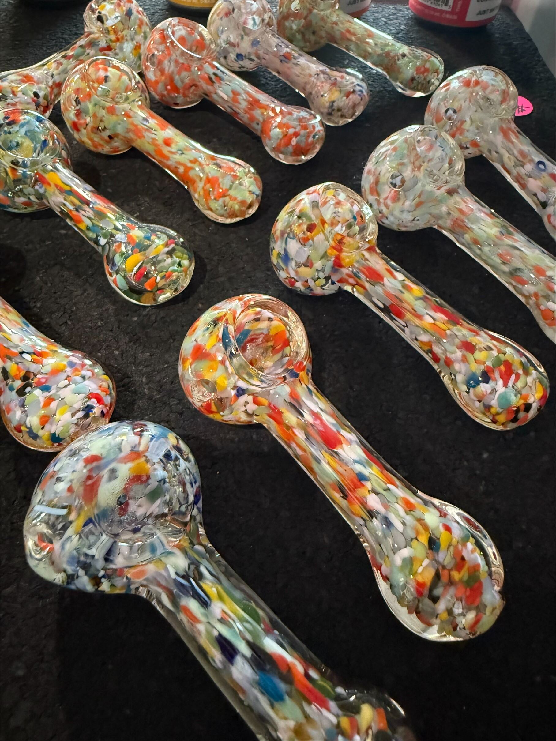 Photograph of product: Glass Pipe - HP1028
