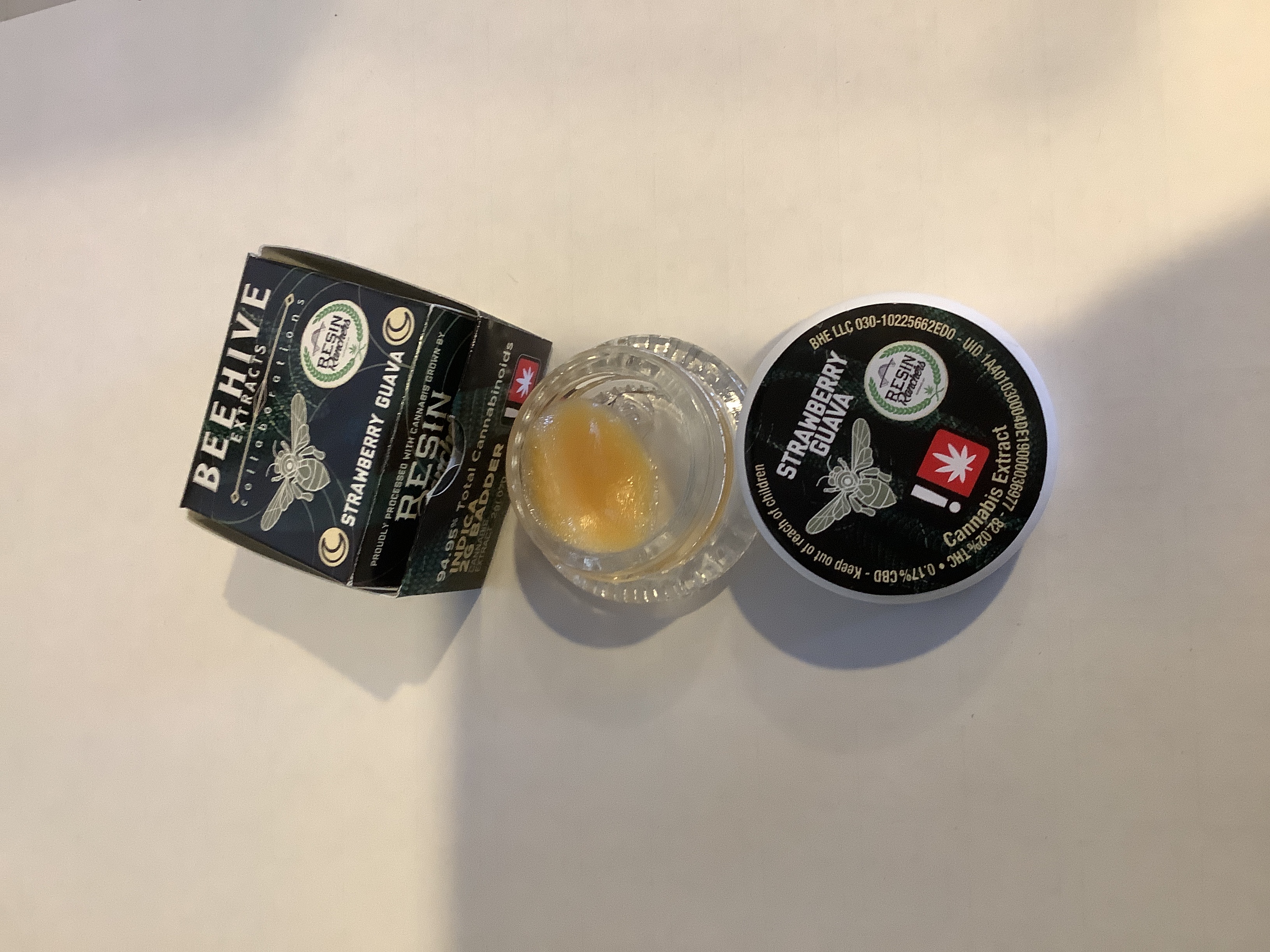 Photograph of product: Beehive Extracts - STRAWBERRY GUAVA - Badder - (2g) - I