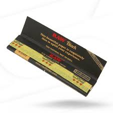 Photograph of product: RAW Classic Black Paper King Size Slim 32 Leaves