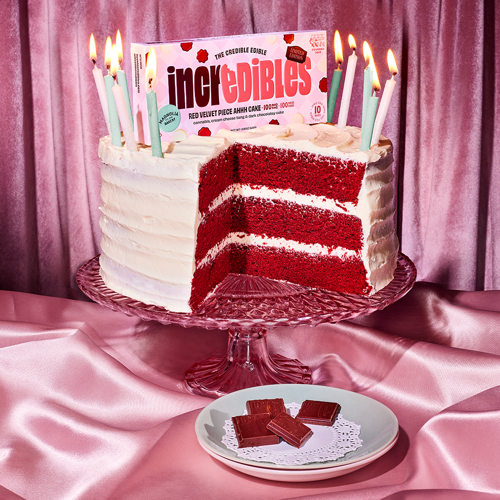 Photograph of product: Incredibles | Red Velvet Cake 1:1 (TH-oui:CBD) Chocolate | 10 Pieces (100mg)