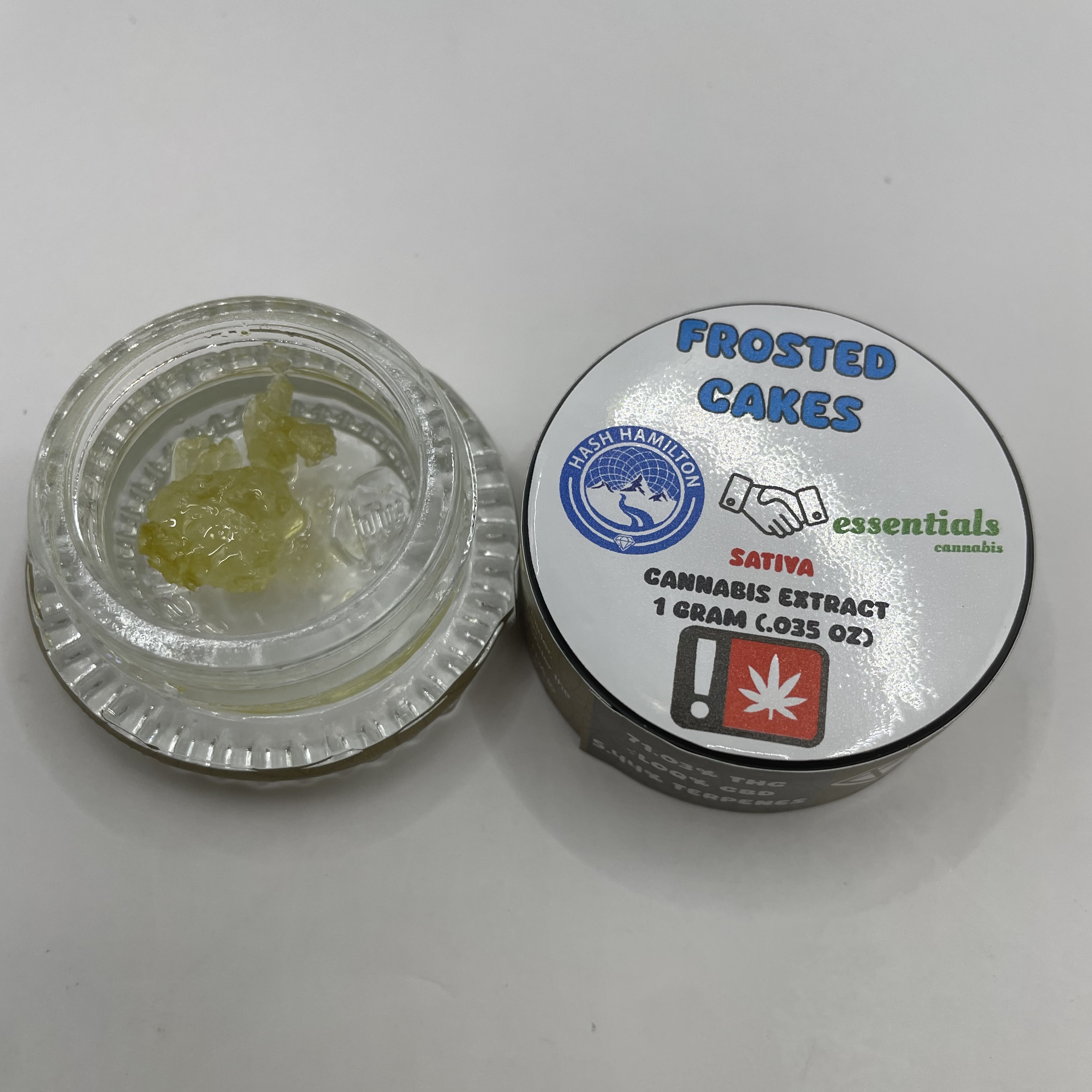 Photograph of product: Frosted Cherries Diamonds Dab (au chocolat Hamilton)