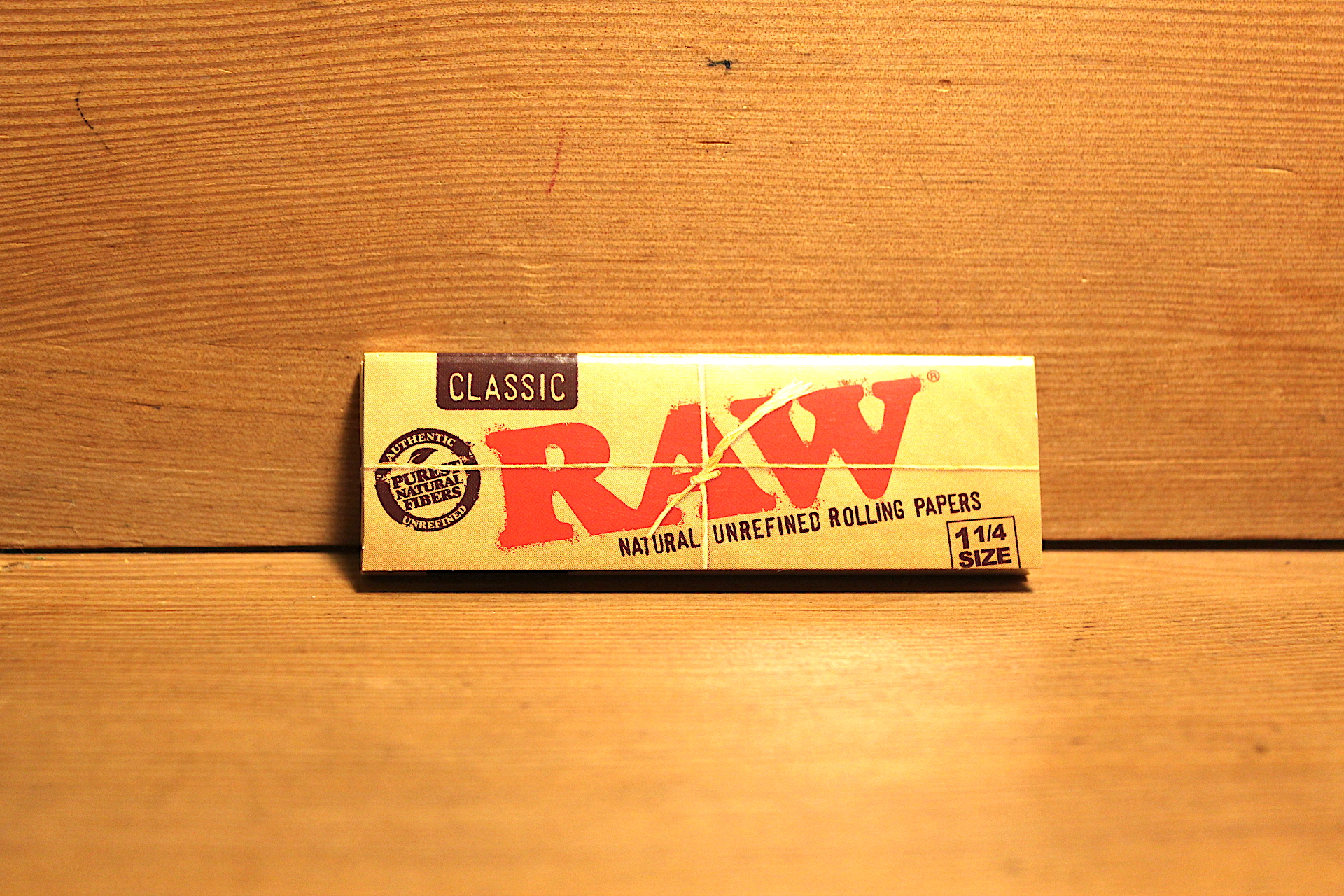 Photograph of product: Raw - Classic Rolling Papers