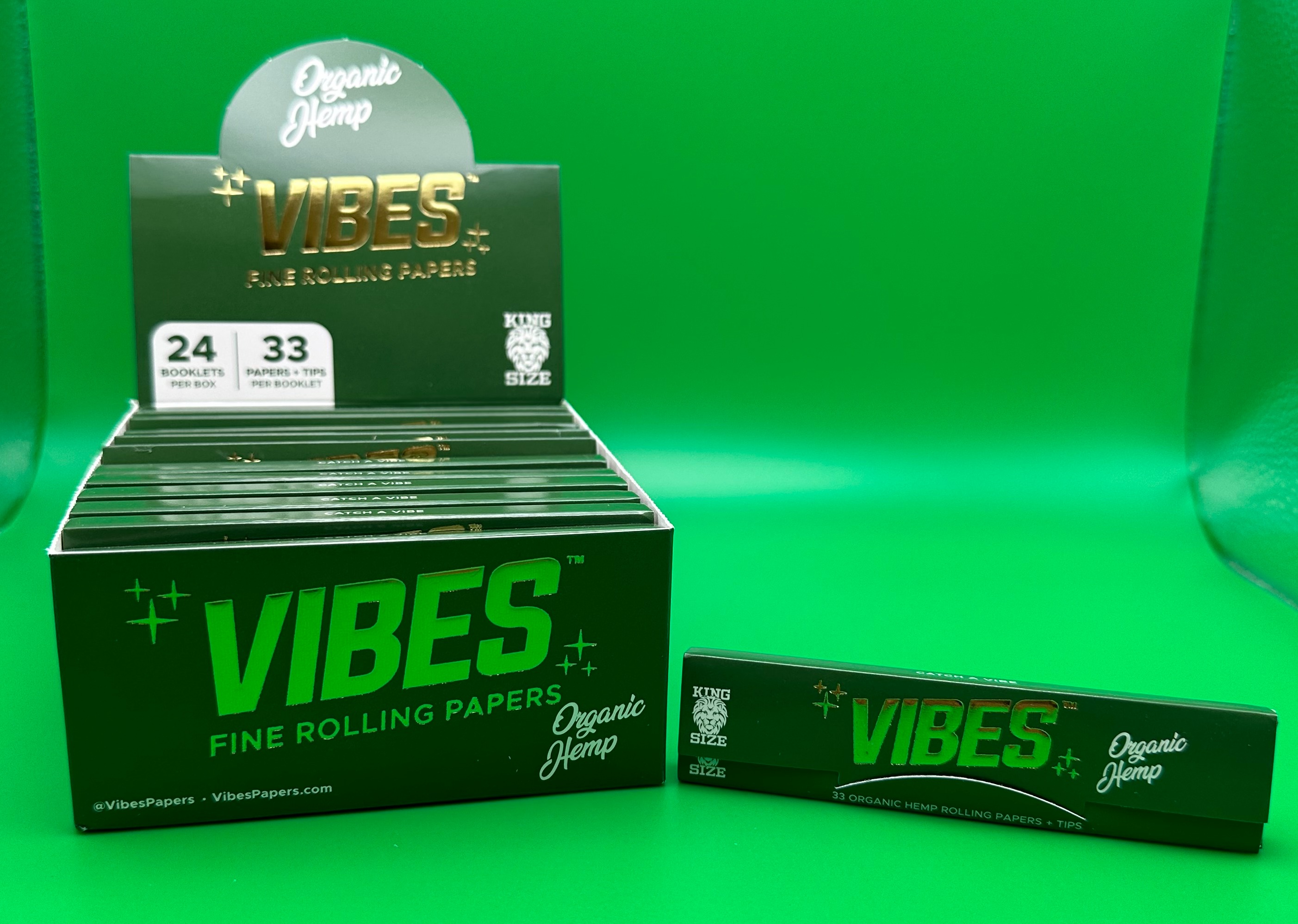 Photograph of product: Vibes - King Slim Booklet w/Tips - Organic Hemp (Green)