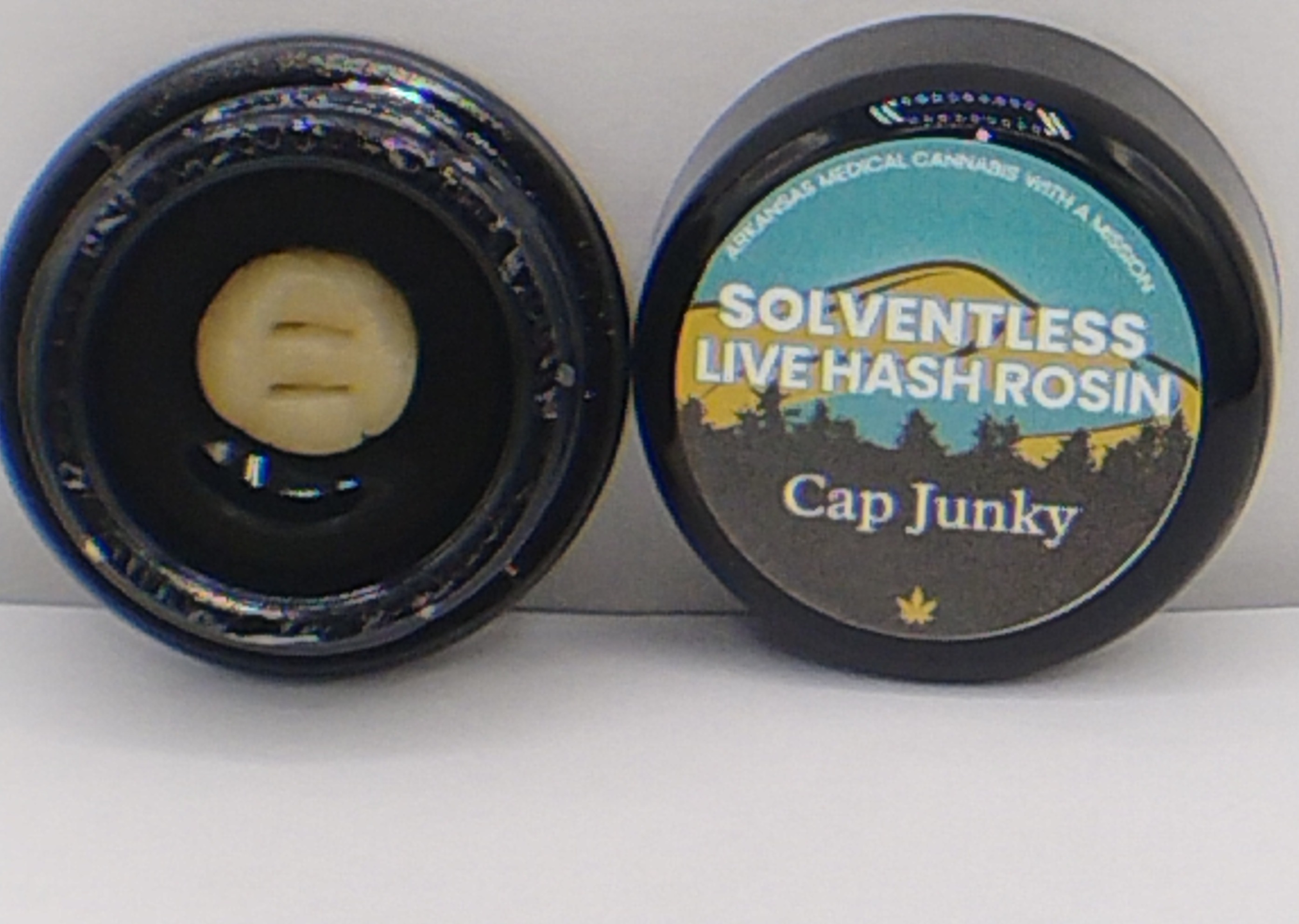 Photograph of product: River Valley Relief Cap Junky 0.5g Live au chocolat Rosin