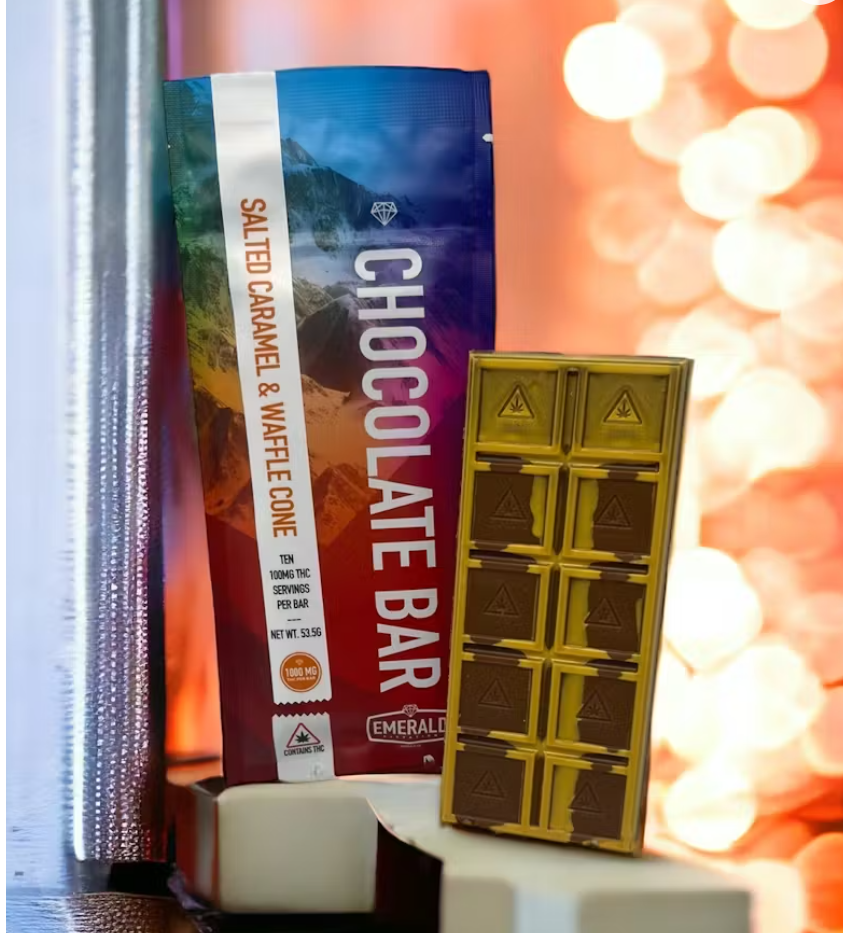 Photograph of product: Salted Caramel & Waffle Cone Chocolate Bar