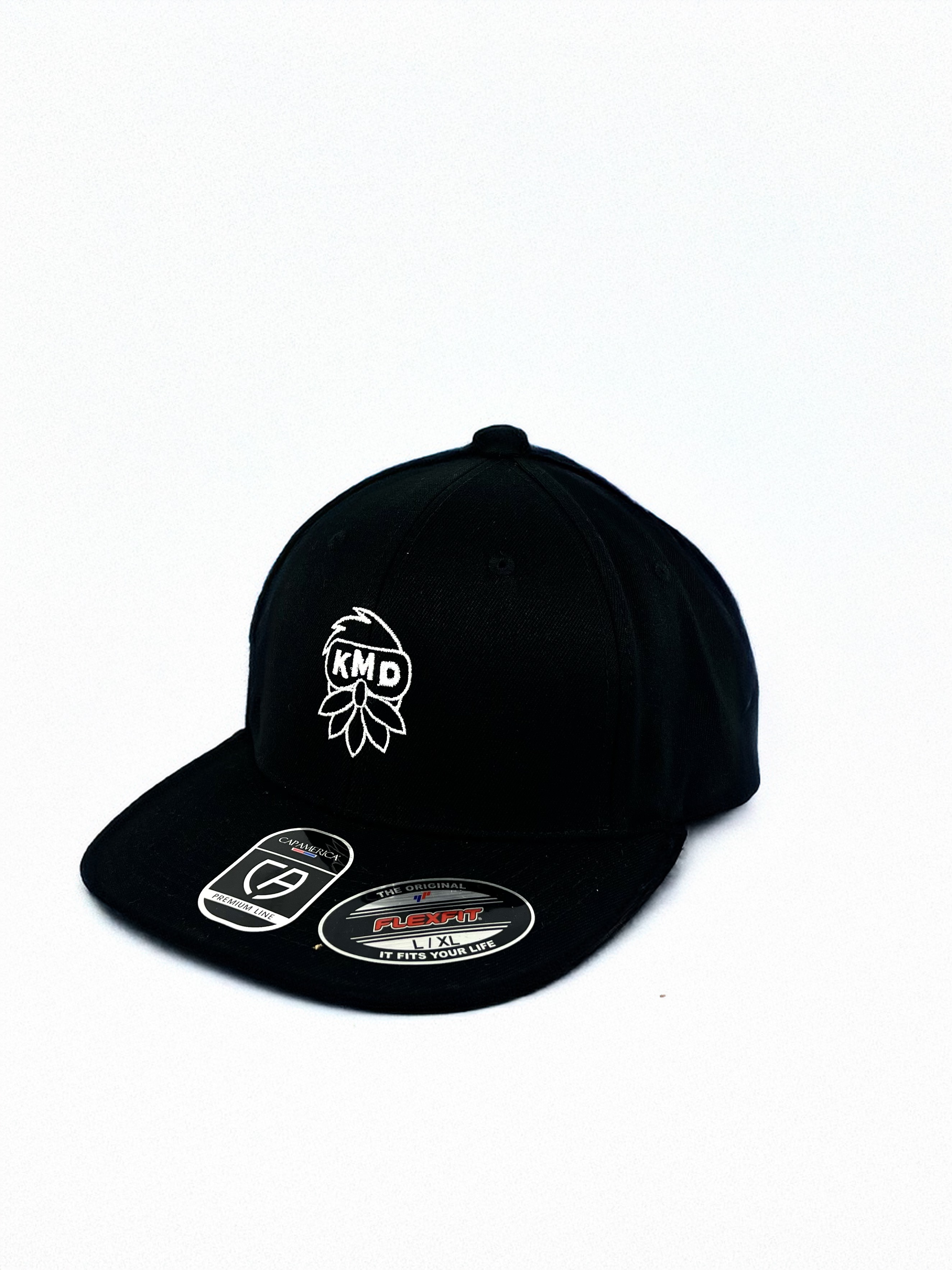 Photograph of product: KMD Cap Flexfit Black/White