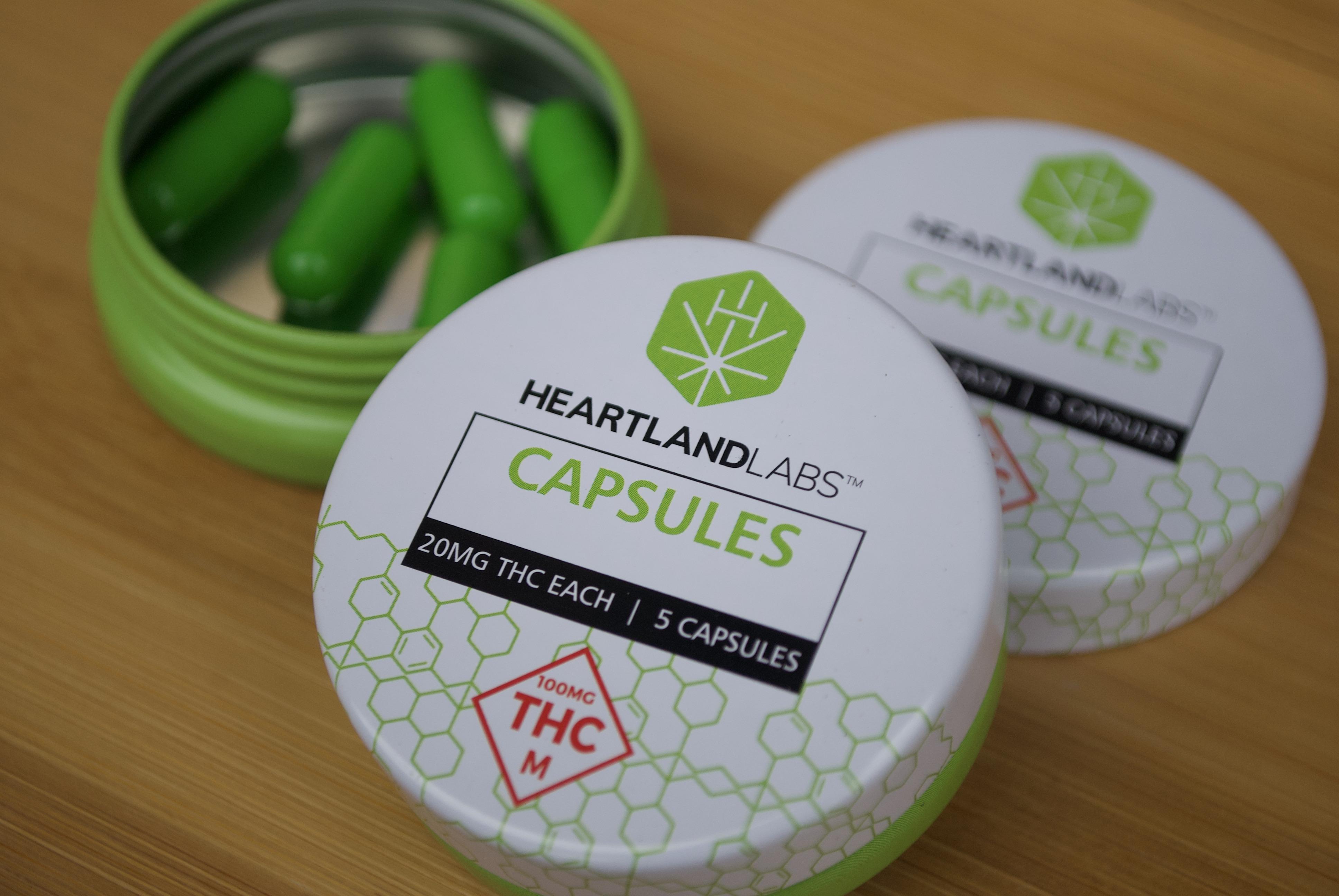 Photograph of product: FECO Capsules 2pk