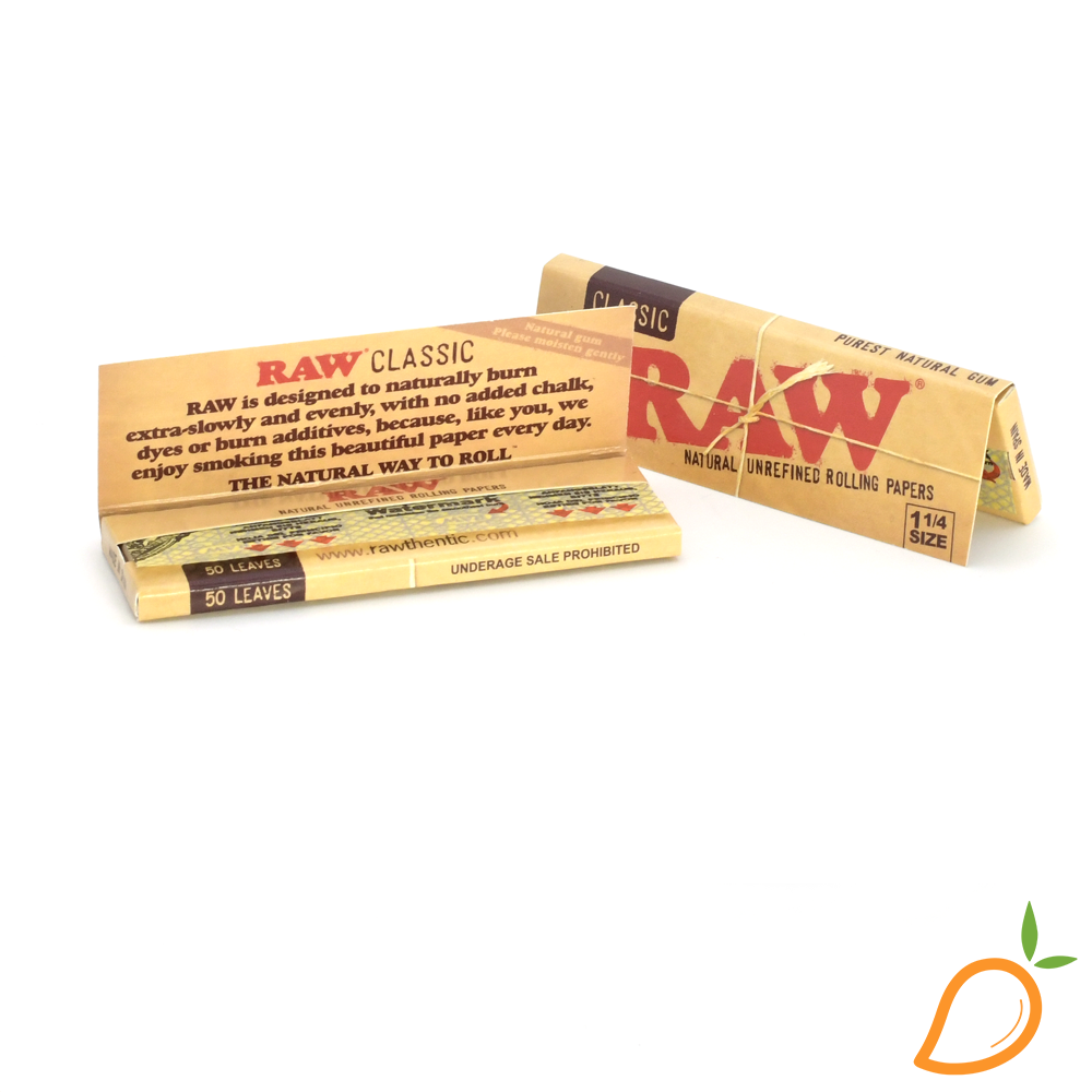 Photograph of product: 1 1/4 Classic Rolling Papers RAW