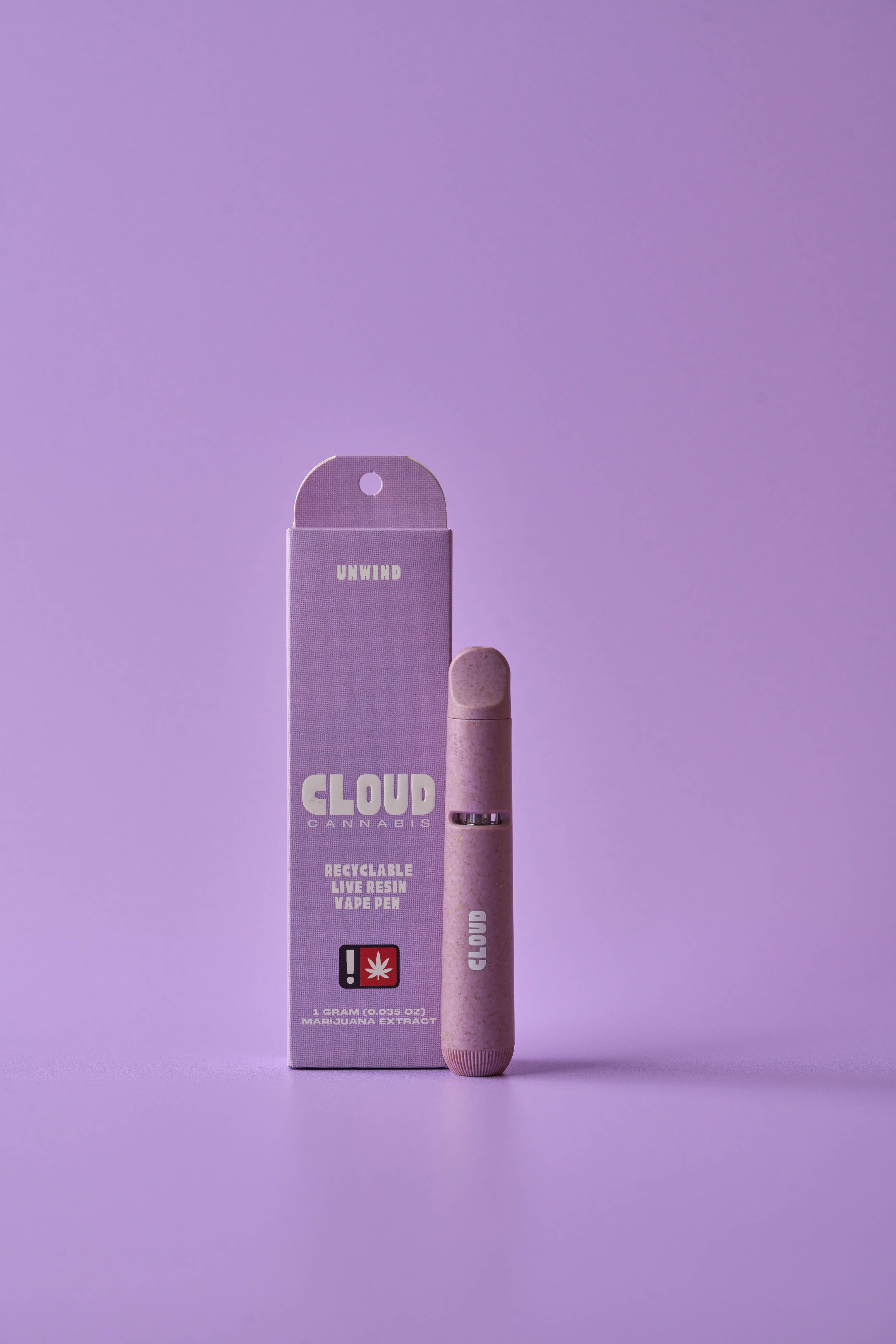 Photograph of product: Cloud Oui'd Frosted Fumez Live Resin All-In-One Vape Pen-1g