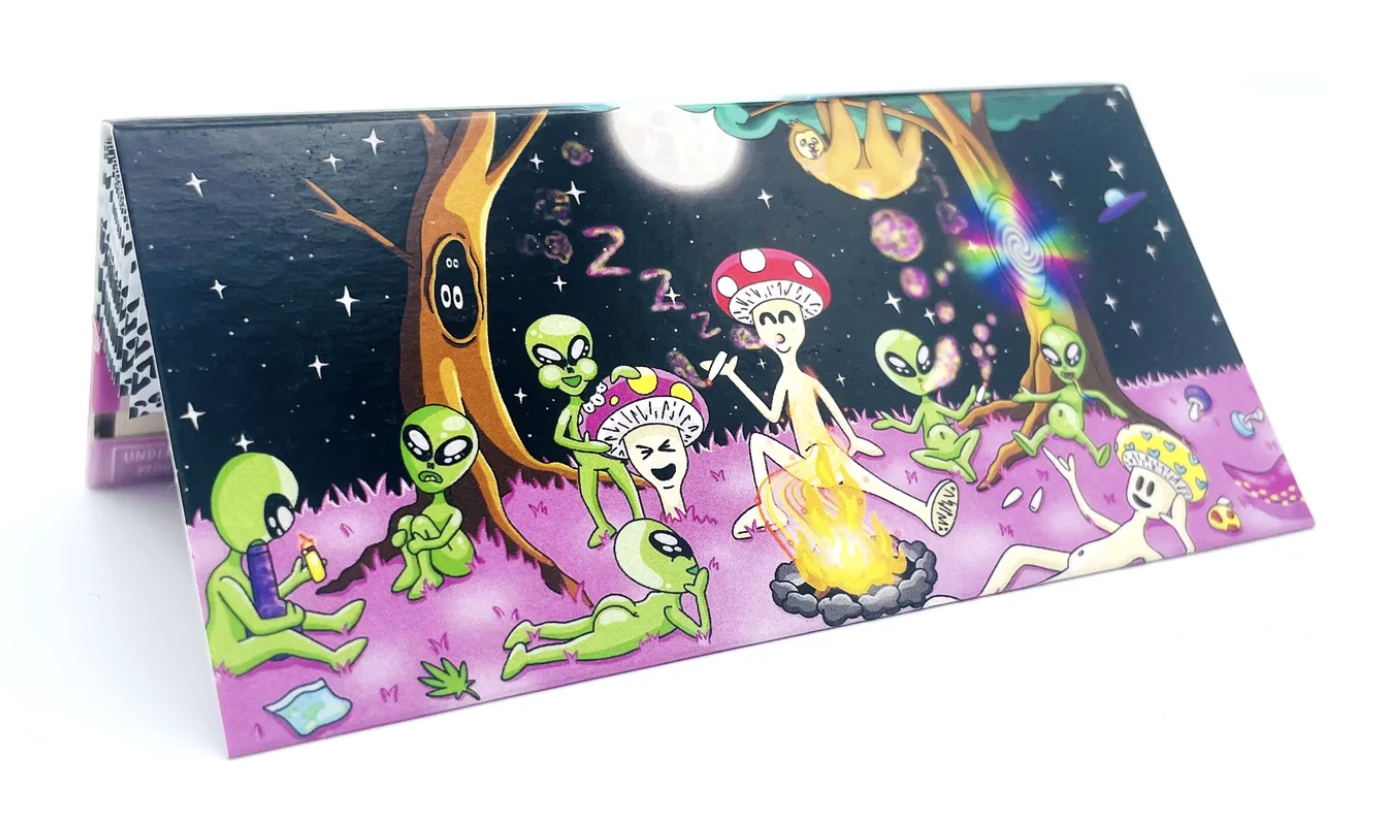 Photograph of product: ZZZ'S INTERGALACTIC TRIP KING SIZE SLIM PAPERS + TIPS BY BANGEROOO
