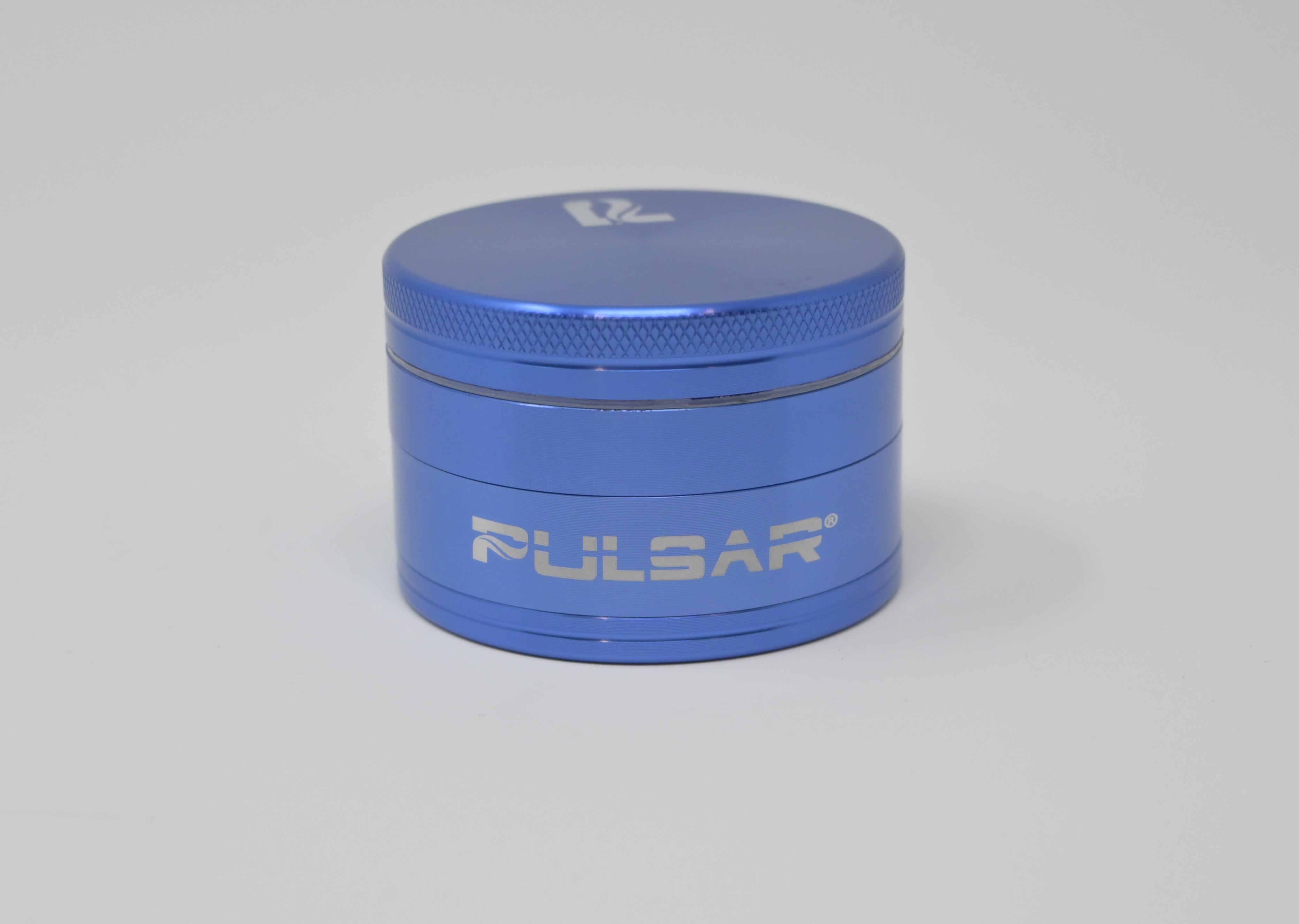 Photograph of product: Misc Merch | 4pc Aluminum Grinder - Blue