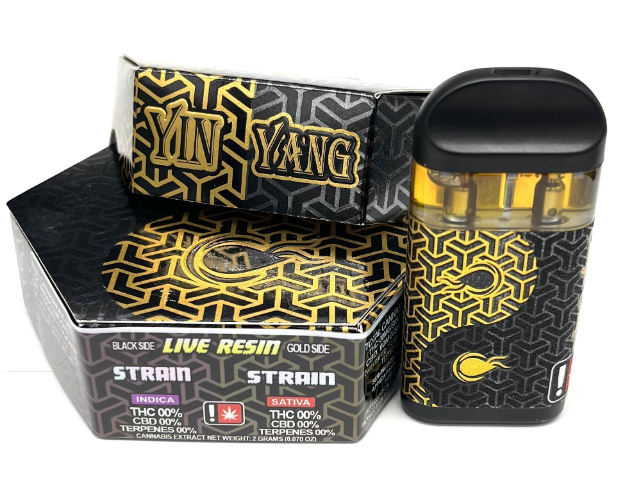 Photograph of product: CALYX | YIN YANG DUAL STRAIN LIVE RESIN | ALL-IN-ONE DEVICE | GRANDIOSO / SUPER SKUNK