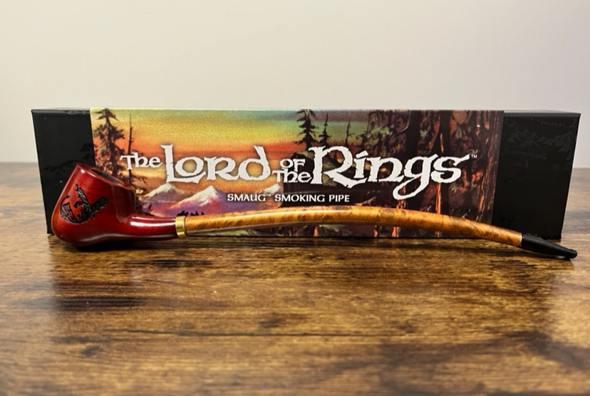 Photograph of product: 11.5" Lord of the Rings Wooden Smoking Pipe - Smaug
