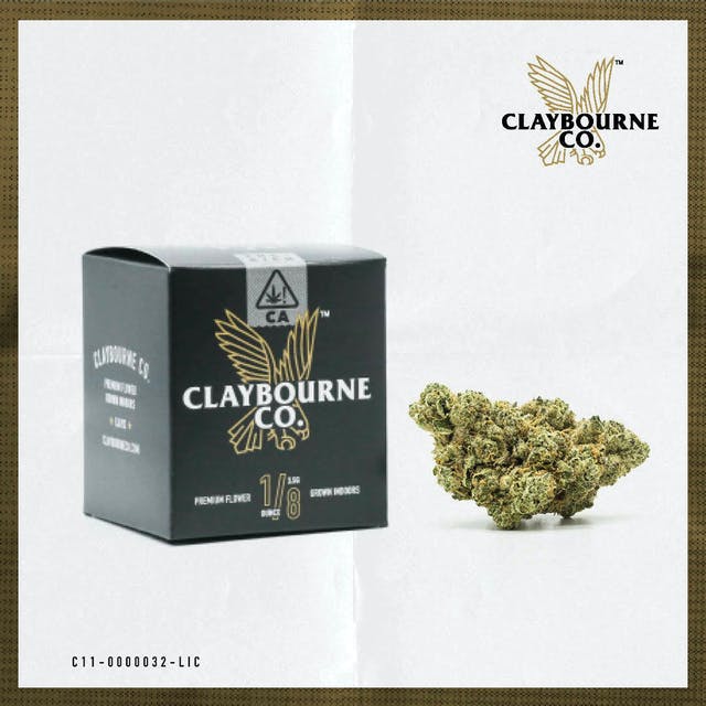 Photograph of product: Claybourne Wedding Cake Flower - 3.5g