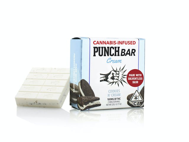 Photograph of product: Cookies N Cream White Chocolate | 100MG PunchBar