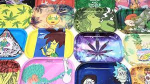 Photograph of product: Mini Rolling Tray With Magenetic Lid