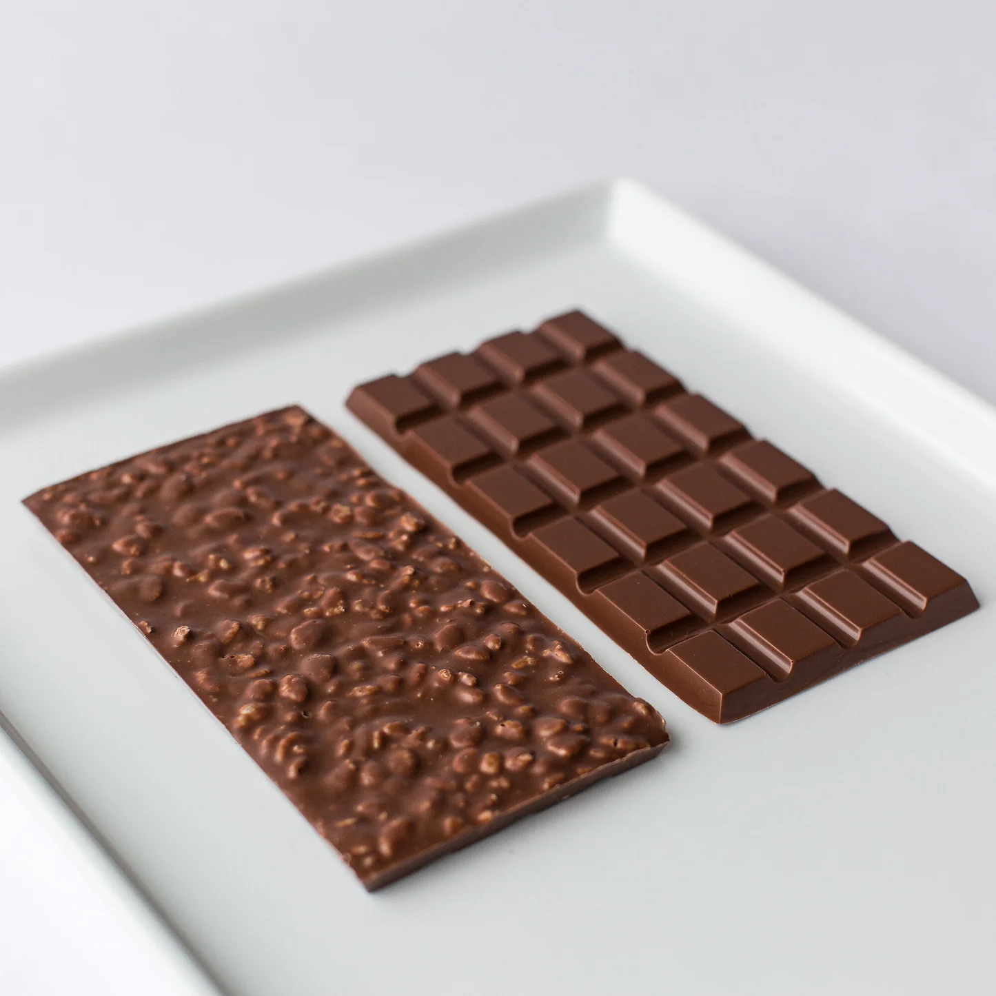Photograph of product: Munchie Bar Chocolate Crunch 100MG