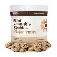 Photograph of product: Hippie Bliss | Chocolate Chip Cookies | 1:1:1 TH-oui:CBD:CBN