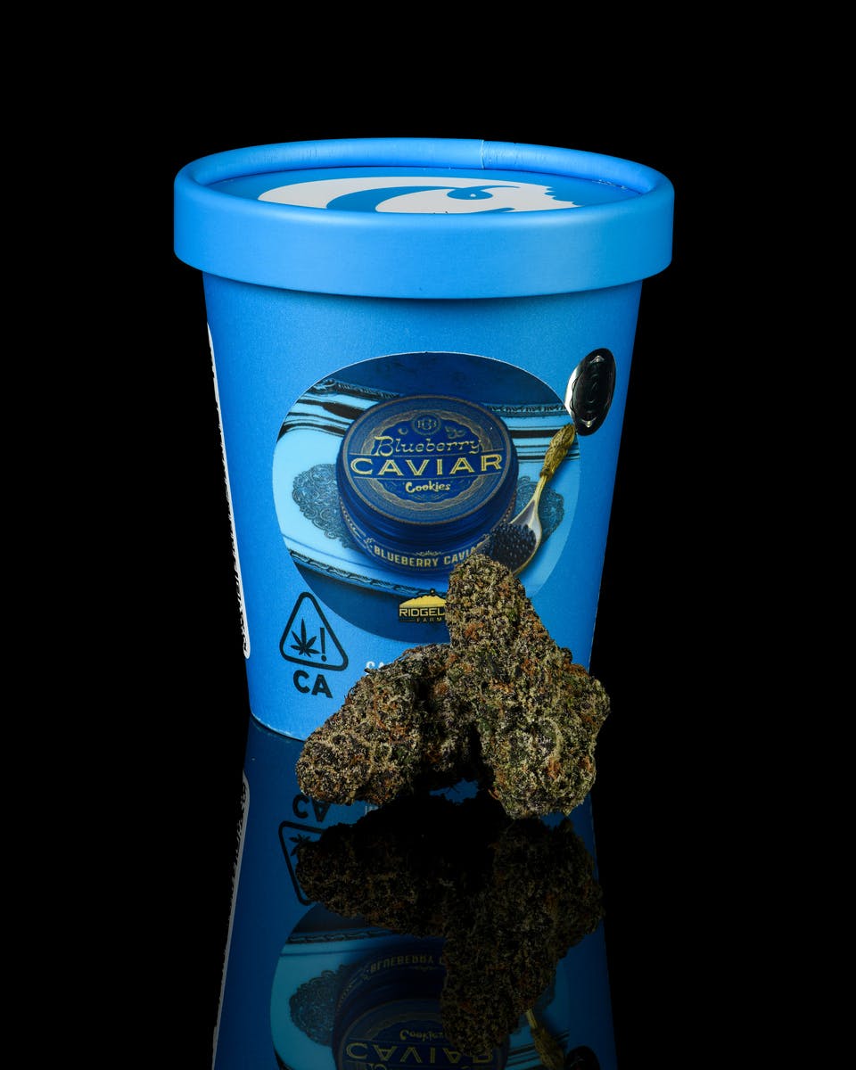 Photograph of product: BLUEBERRY CAVIAR - COOKIES - FLOWER TUB - 3.5g