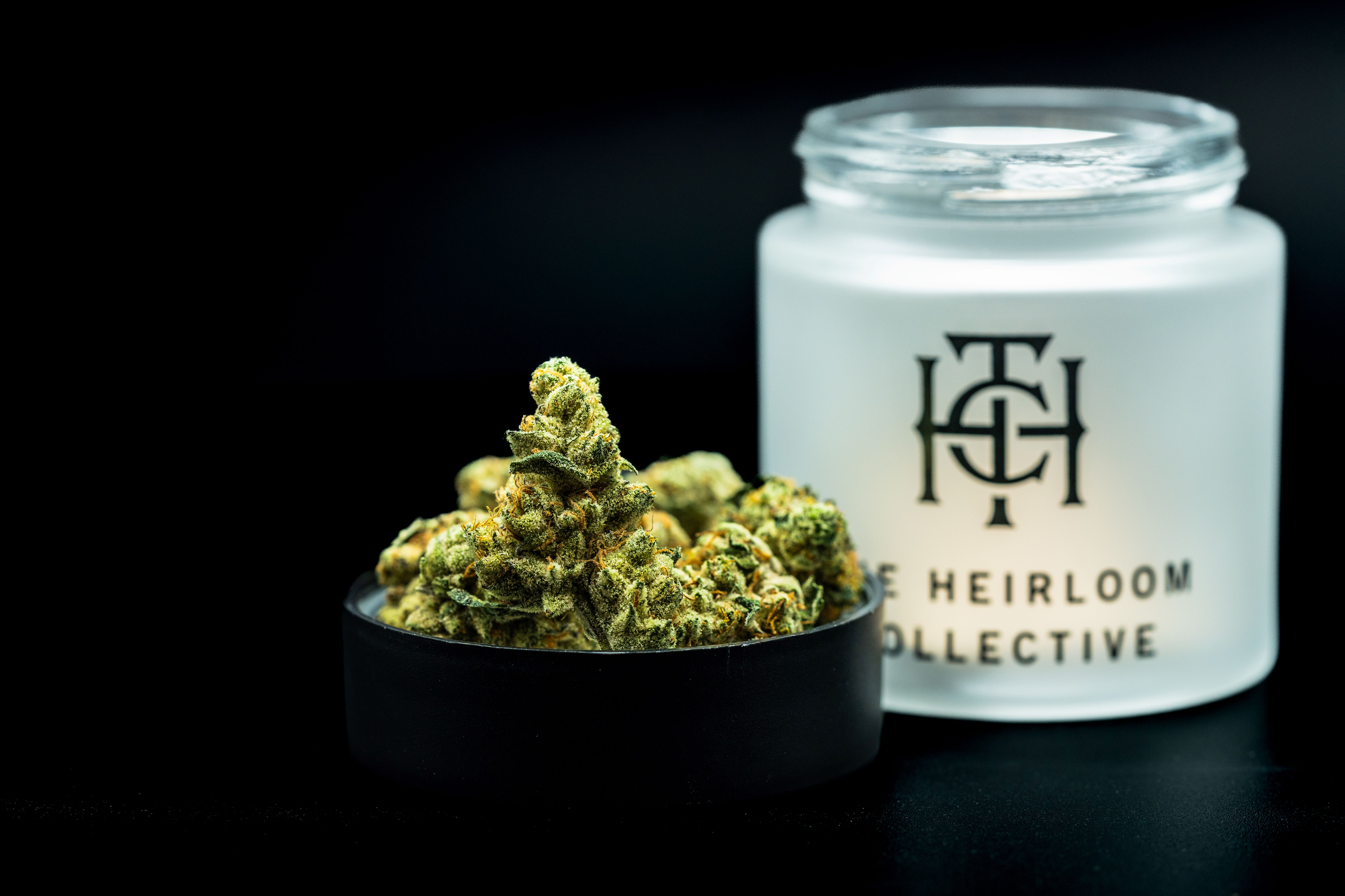 Photograph of product: Orange Kush Cake 3.5 Jar The Heirloom Collective - 3.5g