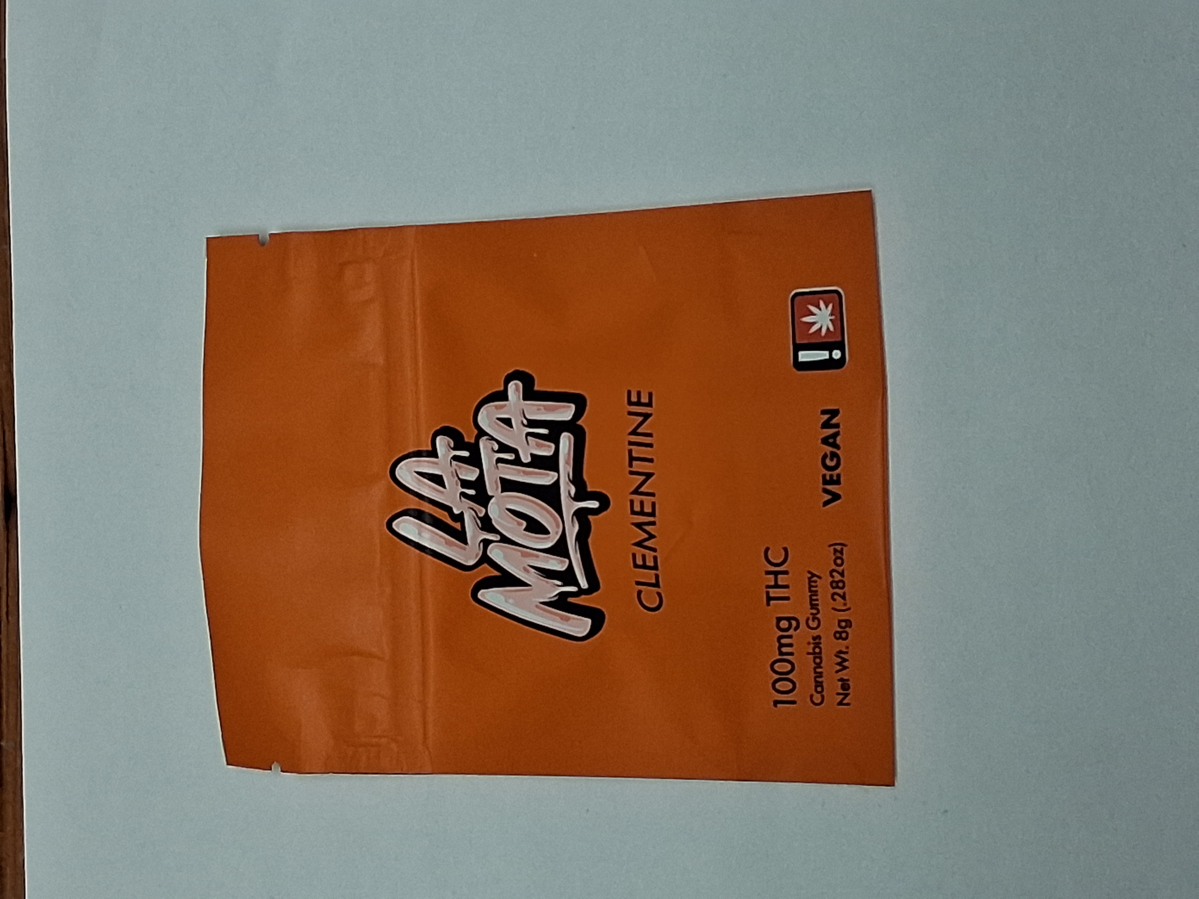 Photograph of product: Clementine 100mg Gummy-La Mota