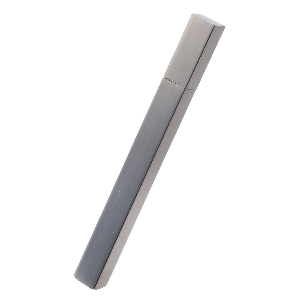 Photograph of product: Queue Petrol Lighter | Black