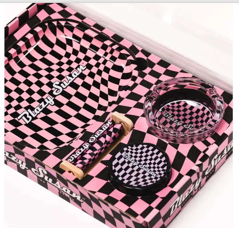 Photograph of product: Blazy Susan-Smokers Kit- Trippy Checkers