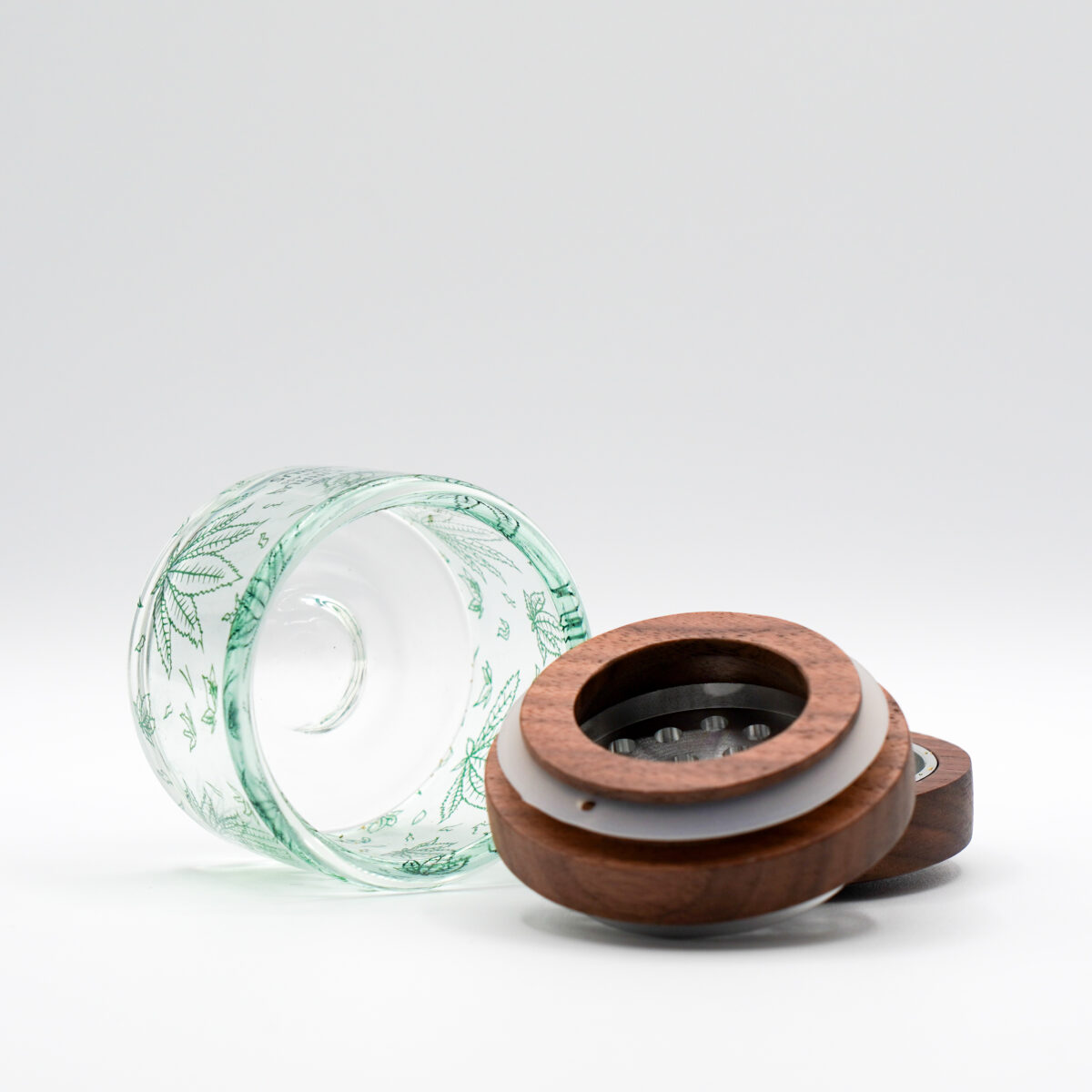 Photograph of product: Cirrus Glass  Oui'd Green - Glass Grinder