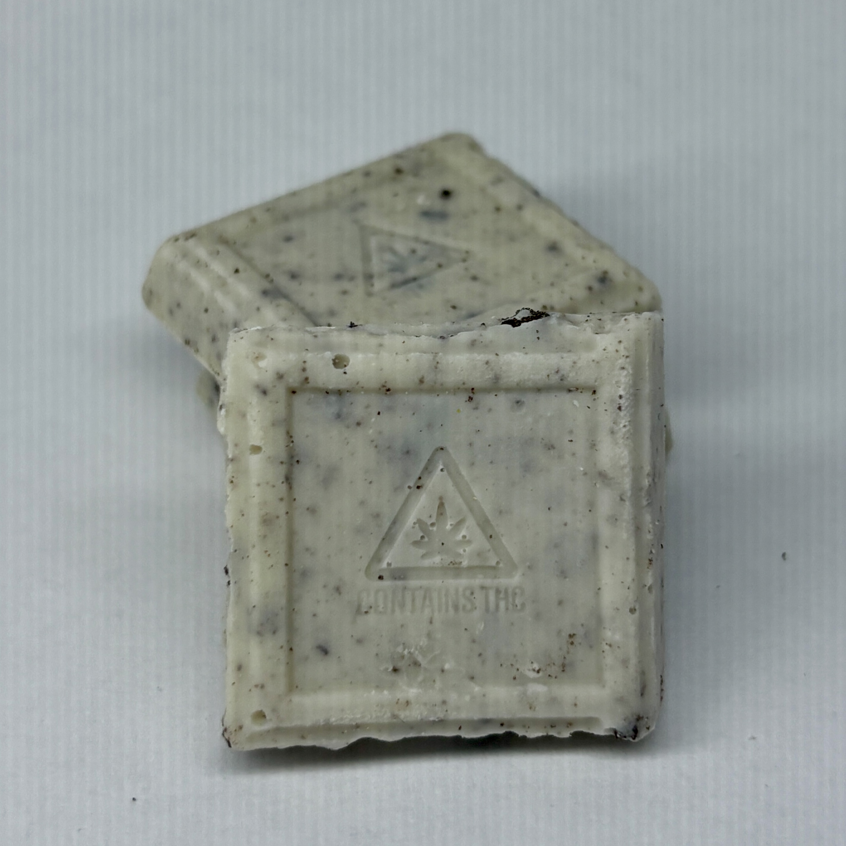 Photograph of Product: OreoWhiteChocolate-Bar|HRBD|96.14mg