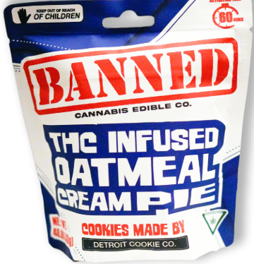 Photograph of product: Banned - Oatmeal Cream Pie - 200mg