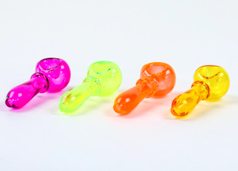 Photograph of product: 4.5" SirEEL Iridized Spectrum Spoon Pipe | Assorted Colors