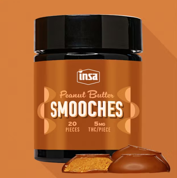 Photograph of product: Peanut Butter Smooches | Chocolate Bites | 100mg | Hybrid