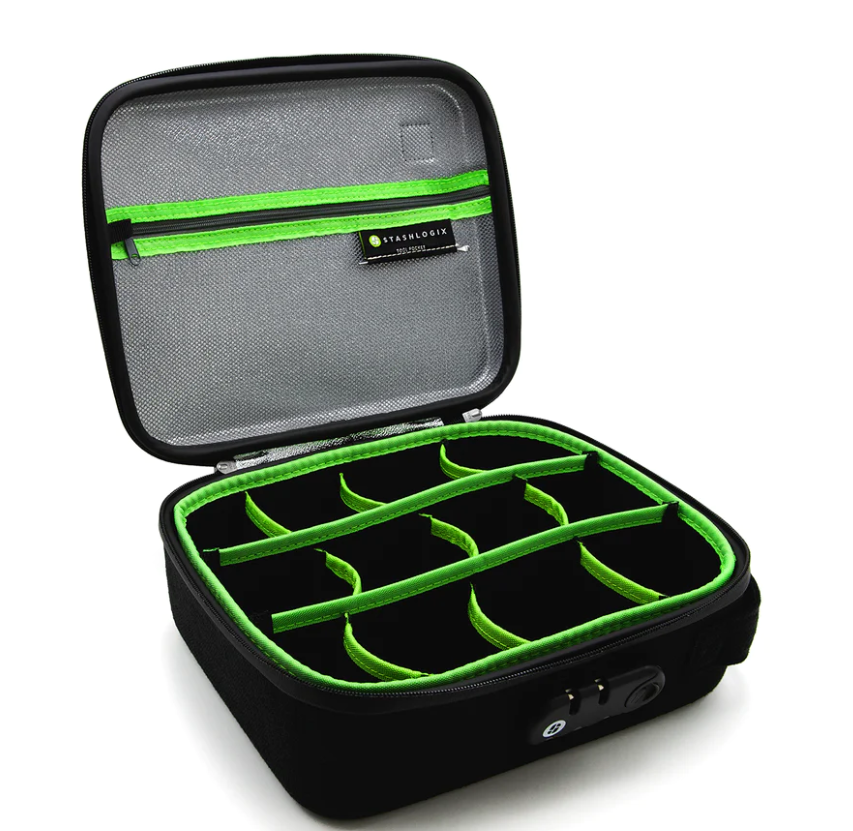 Photograph of product: Silverton Large Case | Assorted Colors