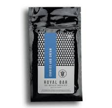 Photograph of Product: Cookies & Cream 200mg Royal Bar (HLF)