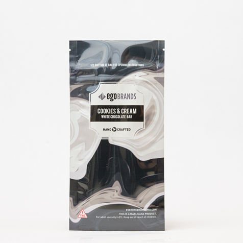 Photograph of product: Cookies & Cream Chocolate Bar