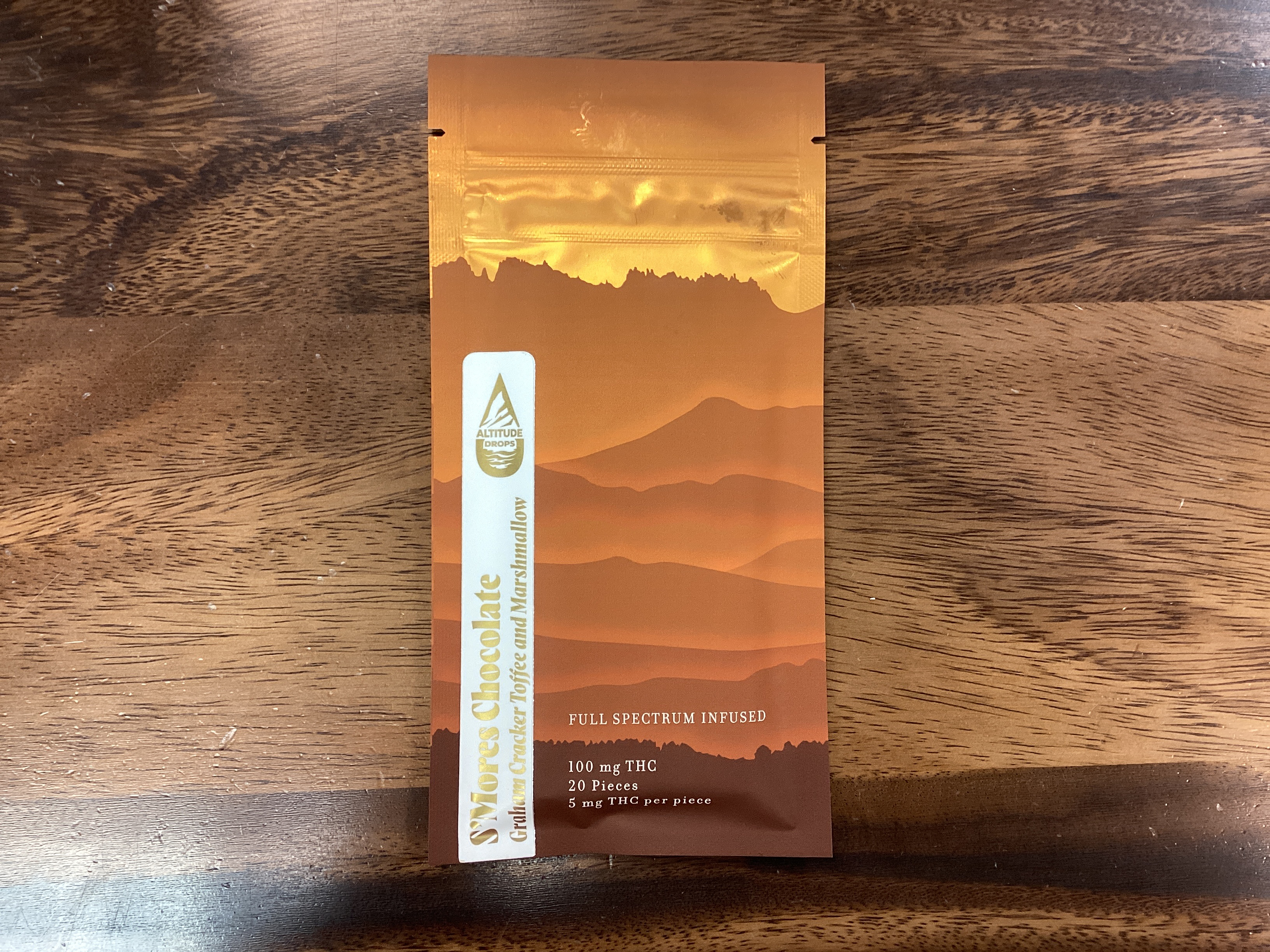 Photograph of product: S'more's Chocolate Bar