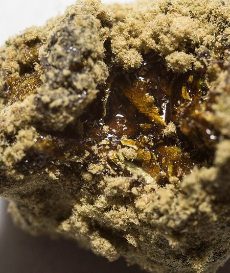 Photograph of product: Kaviar Moon Rocks : Hybrid