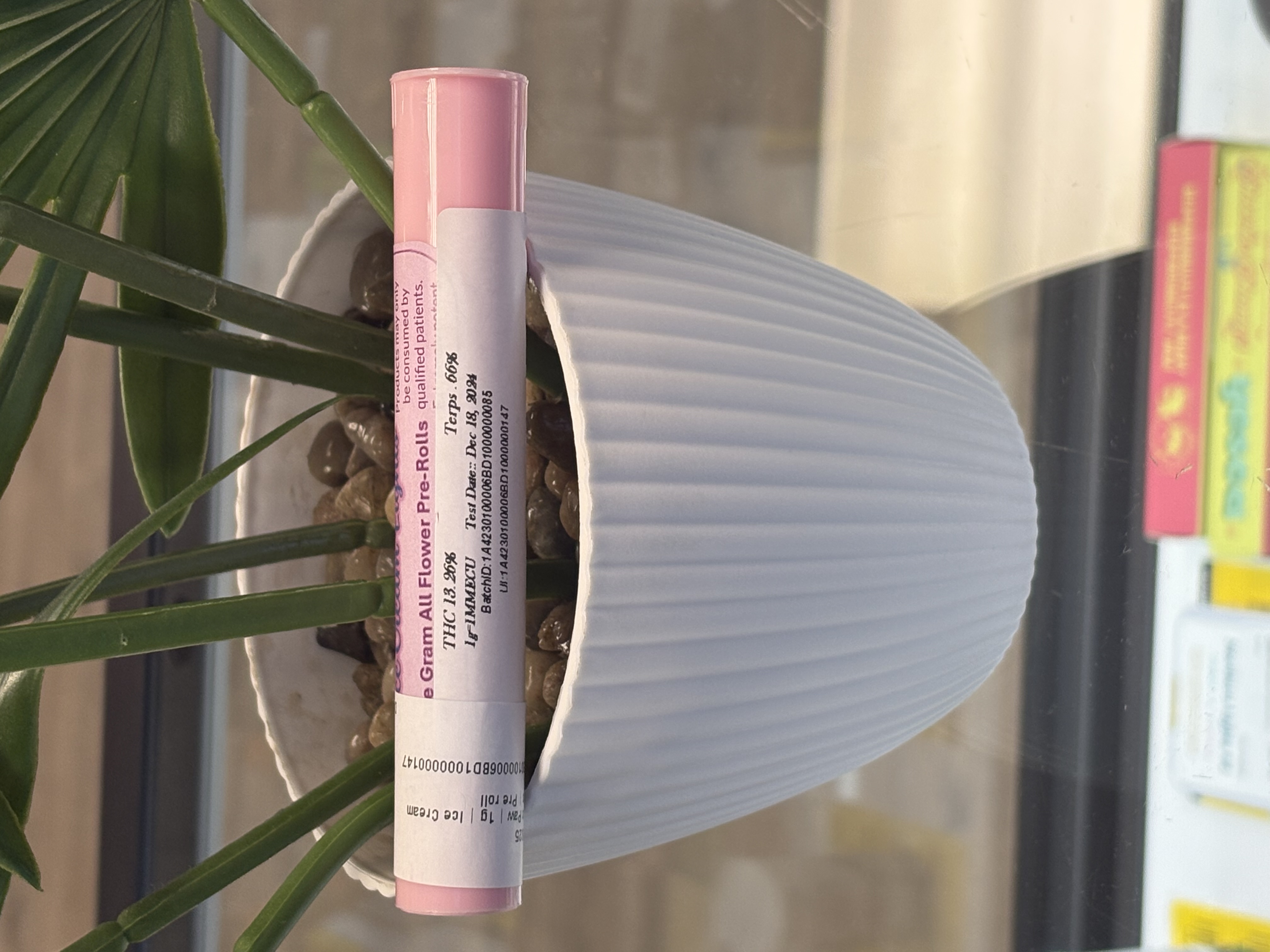 Photograph of product: Lion's Paw | 1g | Ice Cream Lights | Pre roll