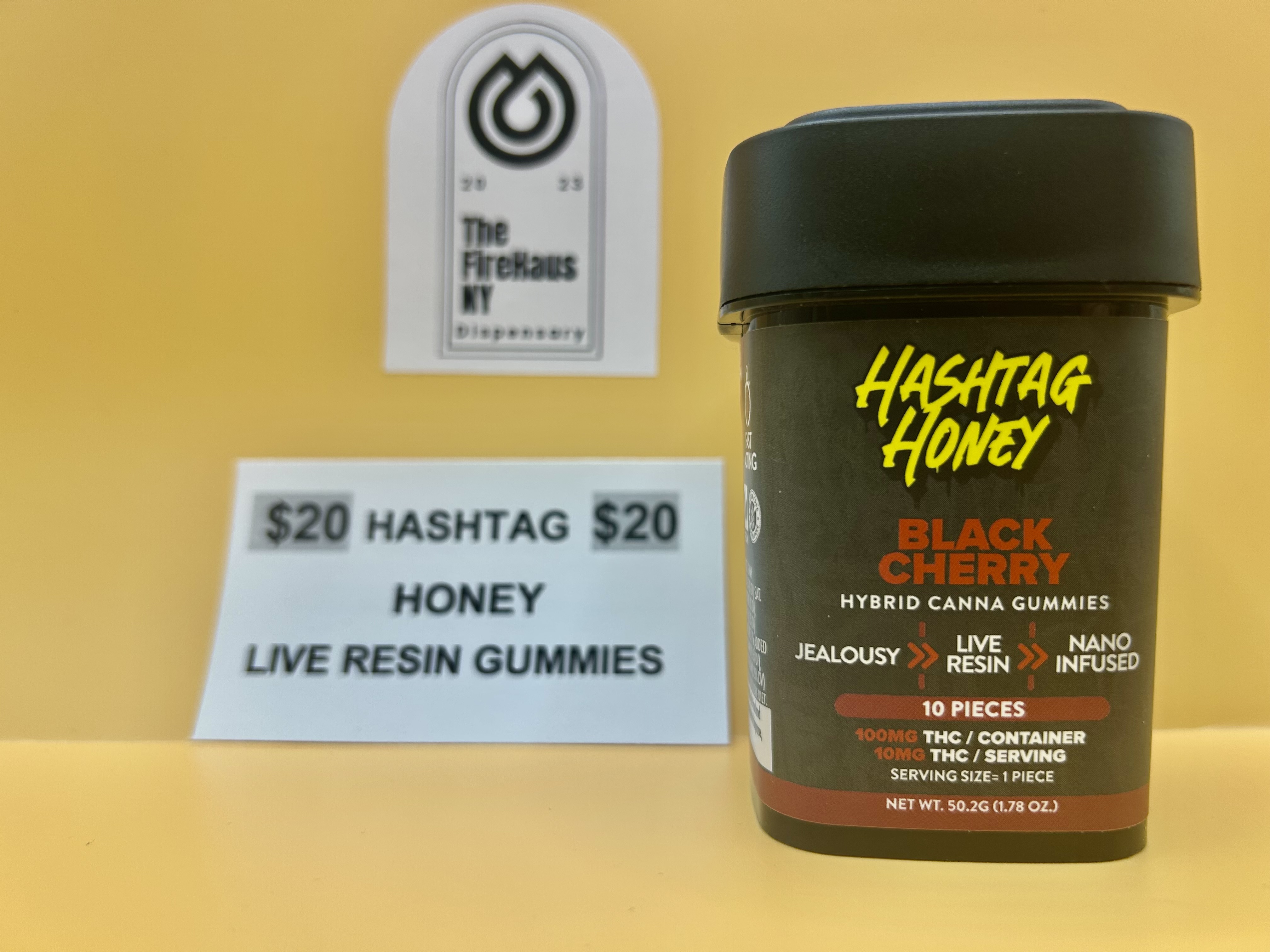 Photograph of product: au chocolatTAG BLACK CHERRY | NANO LIVE RESIN GUMMIES I 100MG