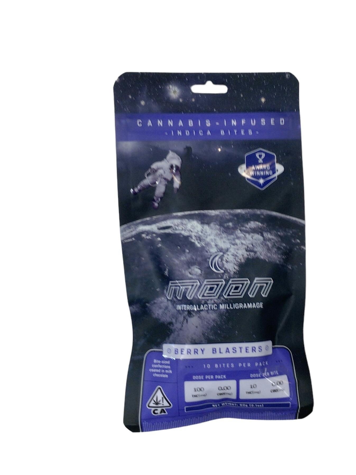 Photograph of product: Moon- Milk Chocolate Oui'd Berry Blasters