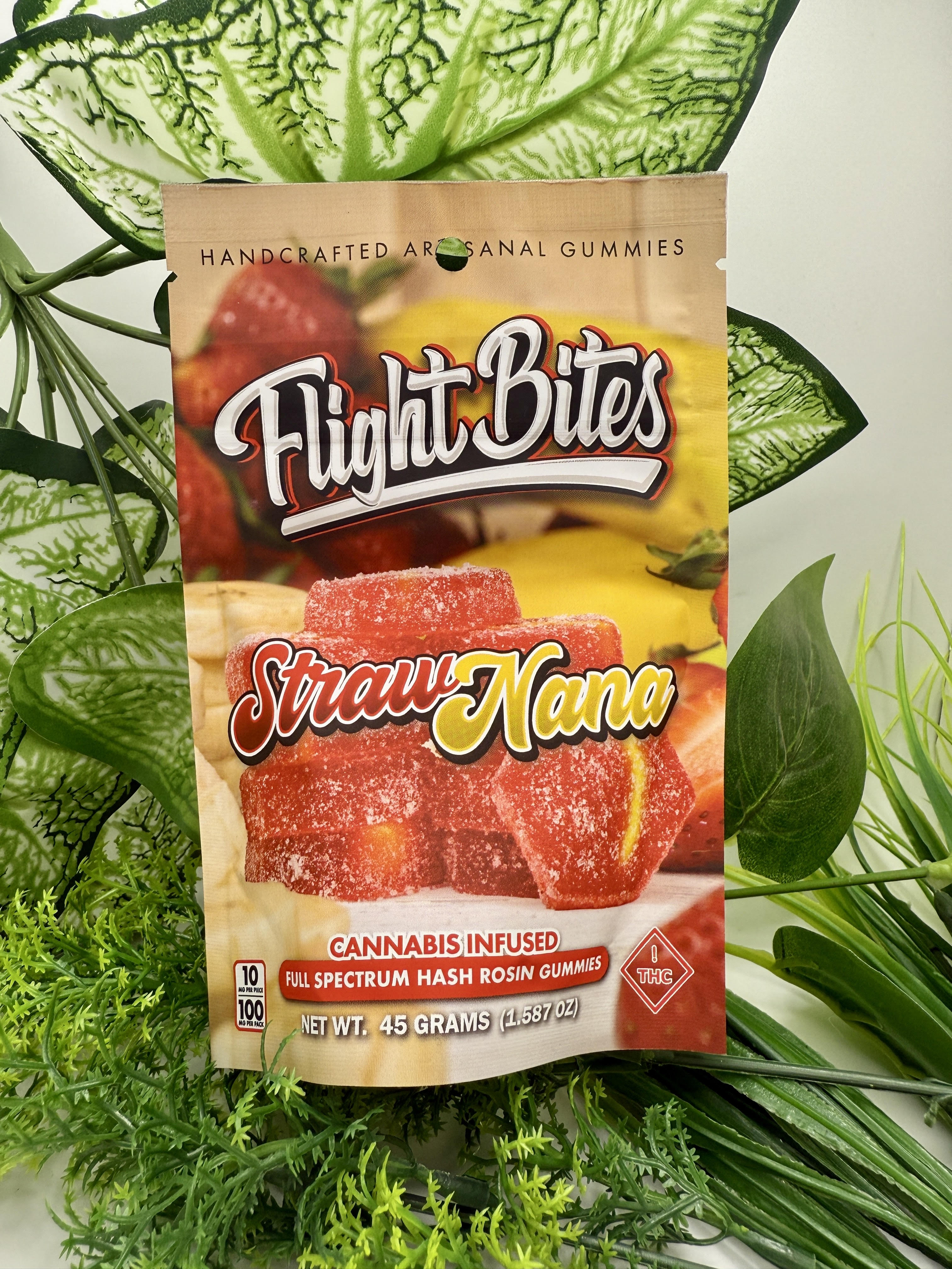 Photograph of product: Flight Bites - StrawNana - 100mg au chocolat Rosin Gummies