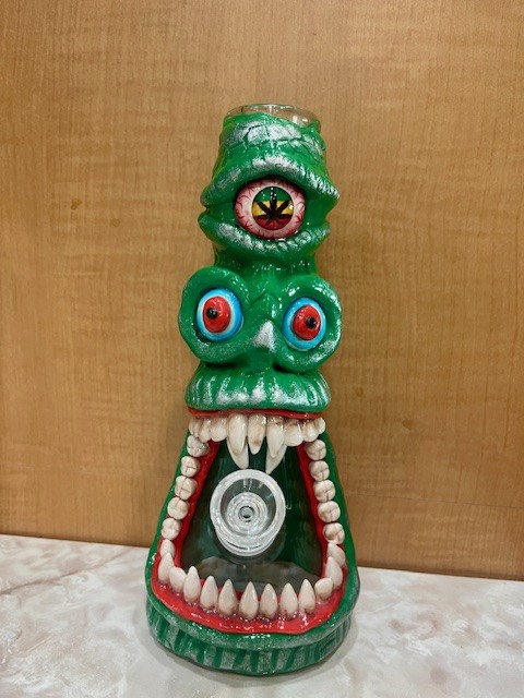 Photograph of product: Three Eyed Green Monster Water Bong