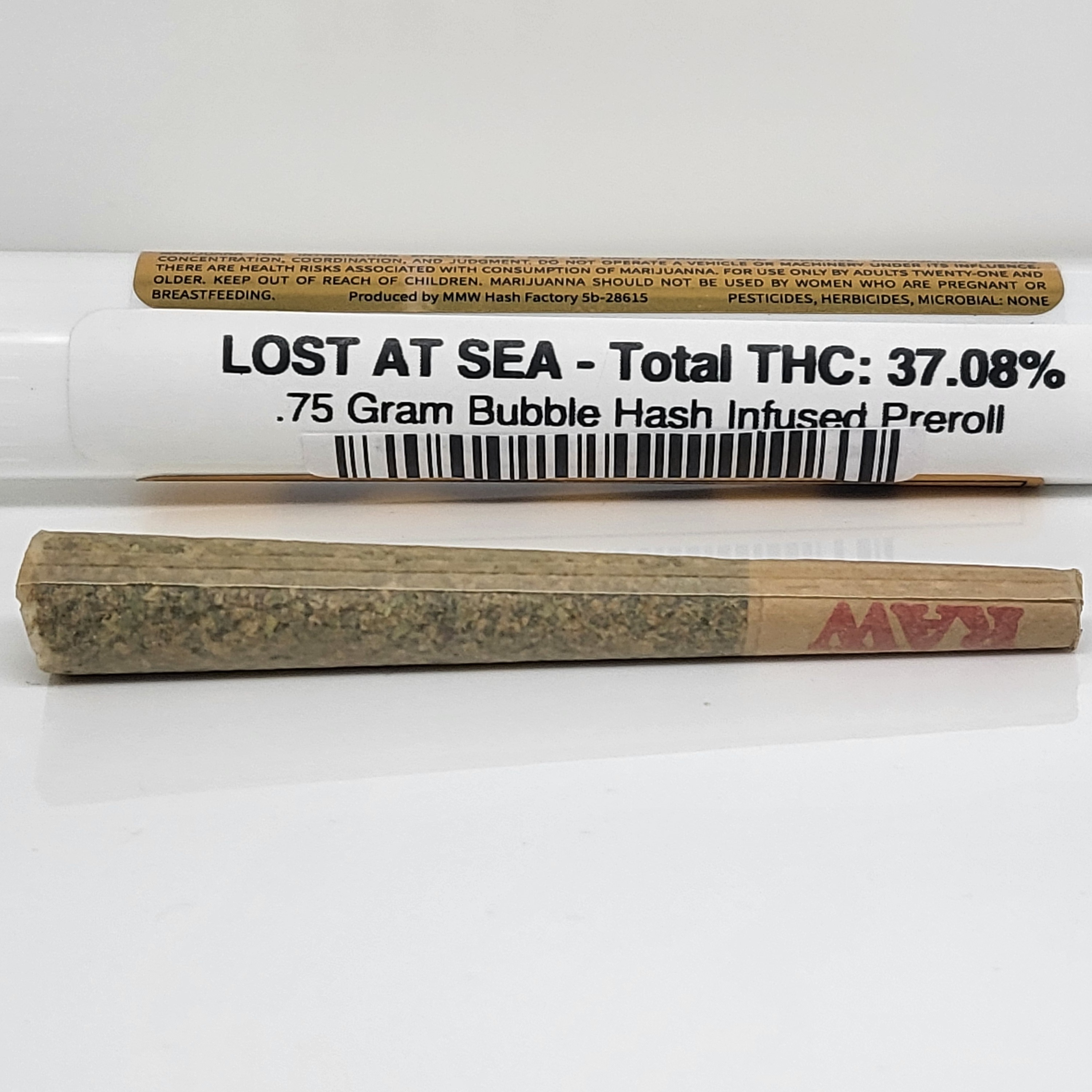 Photograph of product: Lost at Sea 0.75g Bubble au chocolat Infused Joints 37.08% TH-oui by MMW au chocolat Factory