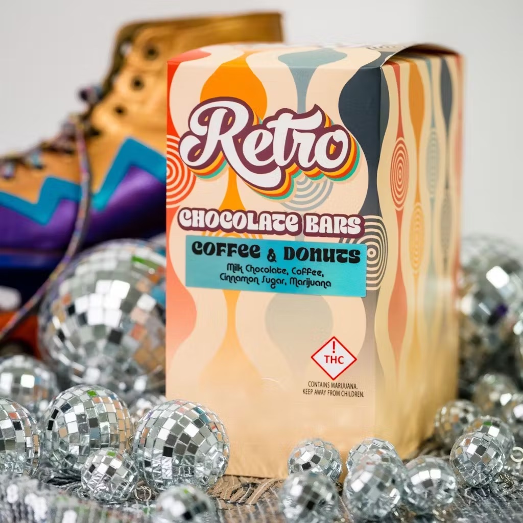 Photograph of product: Retro | Chocolate Bars | REC - Coffee & Donuts