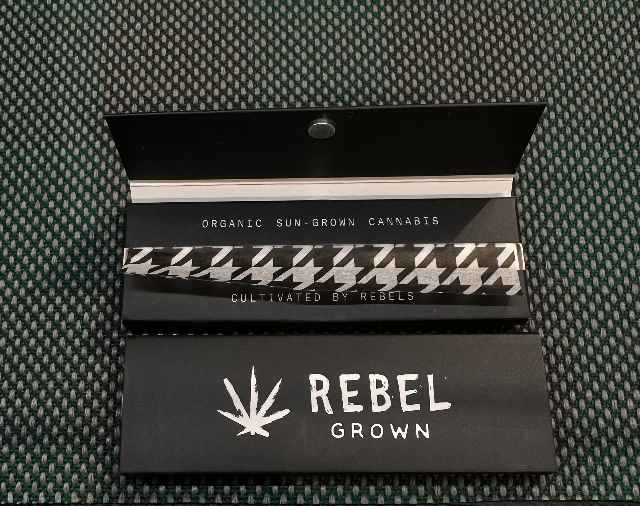 Photograph of product: Rebel Grown Rolling Papers
