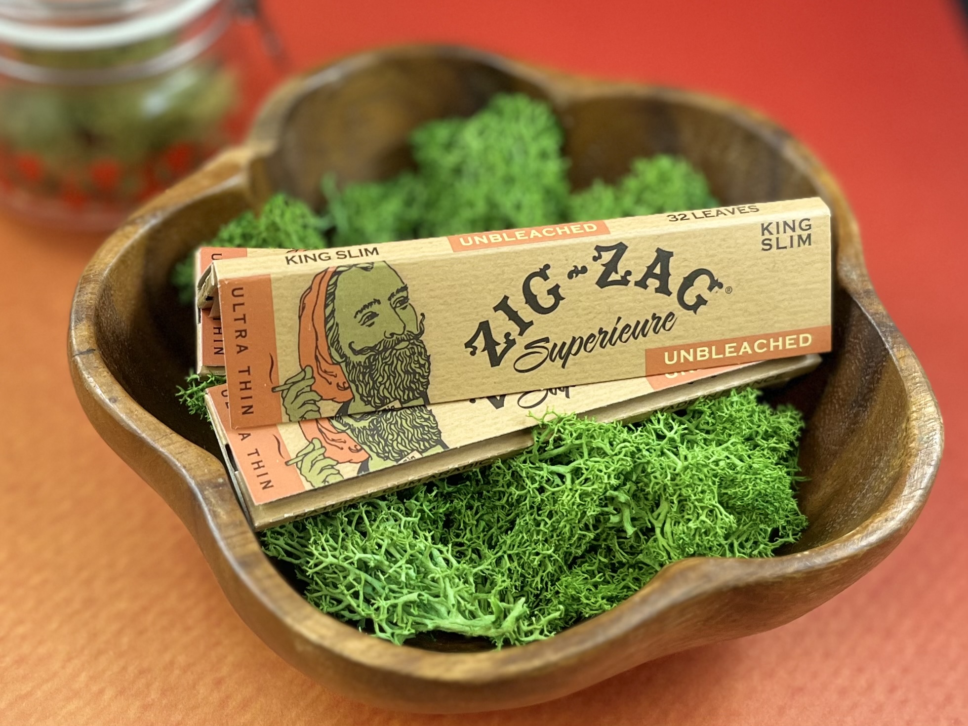 Photograph of product: Zig Zag Unbleached King Slim Rolling Papers