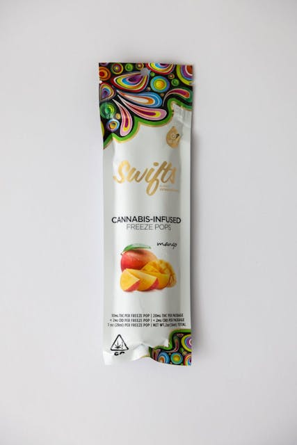Photograph of product: Swifts Freeze Pops Mango - 20MG - 
