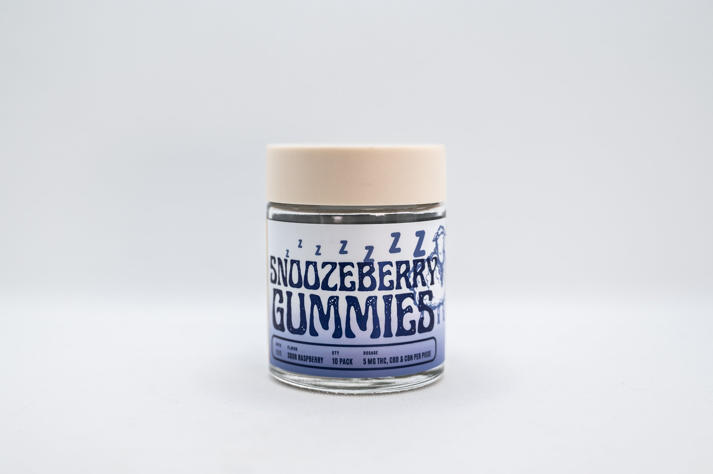 Photograph of product: Highly Rooted Snoozeberry au chocolat rosin Gummies 50mg Pack