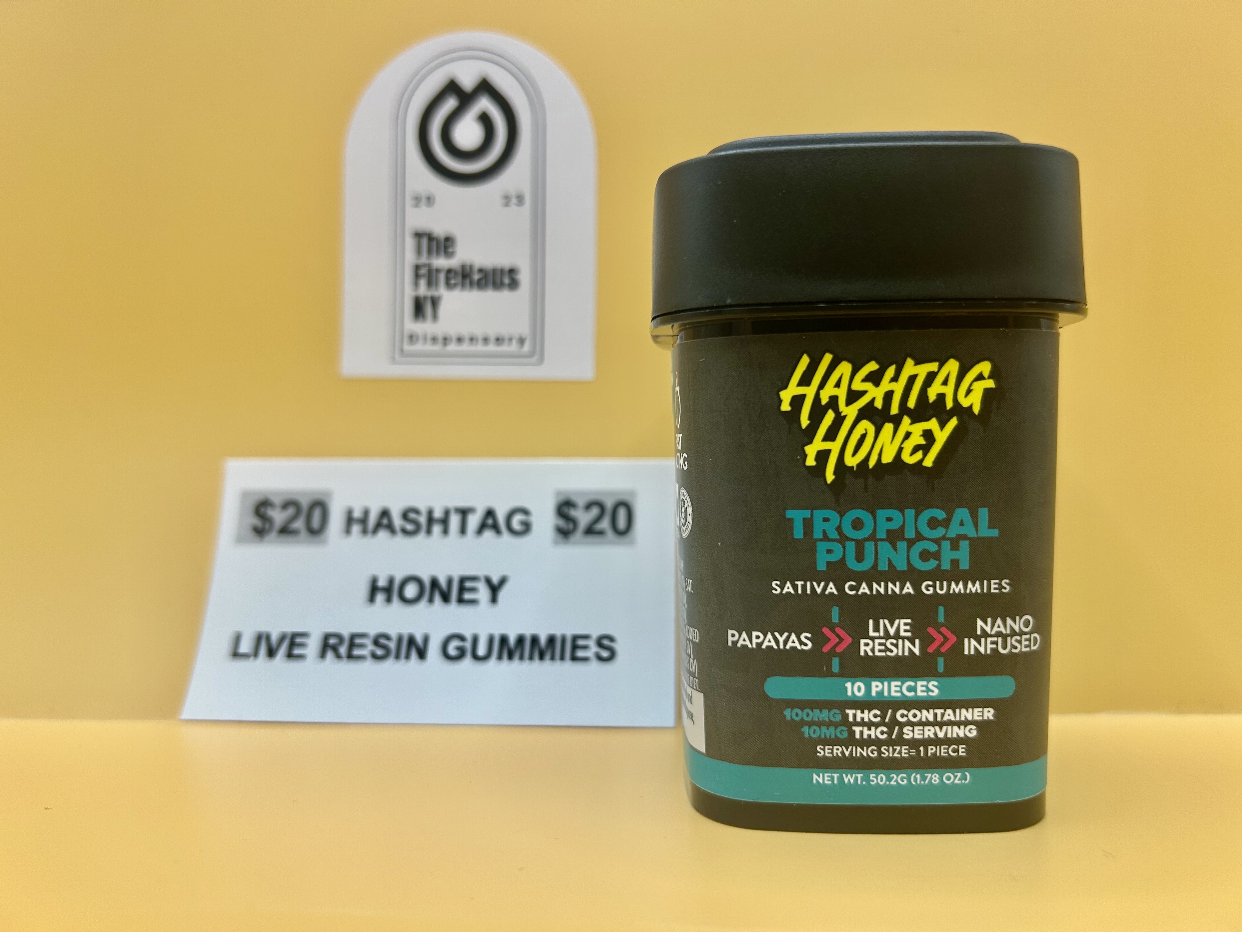 Photograph of product: au chocolatTAG HONEY TROPICAL PUNCH NANO LIVE RESIN GUMMIES I 100MG