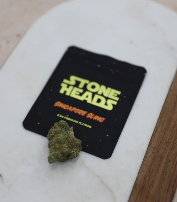 Photograph of product: Stone Heads Pre-Packaged 3.5g Singapore Sling